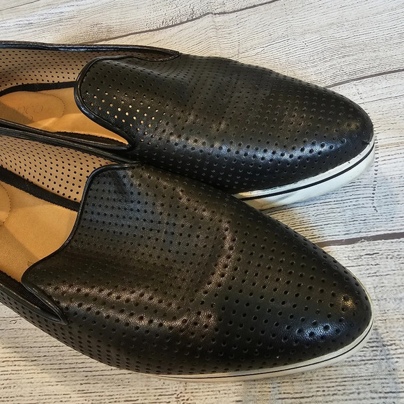 Franco Sarto Size 9 black almond toe Perforated comfortable Slip On - Picture 2 of 10